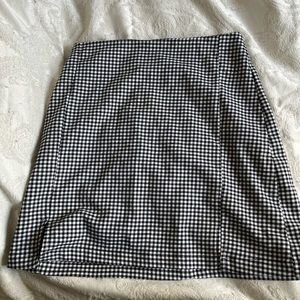 BRANDY MELVILLE FITTED MINI SKIRT